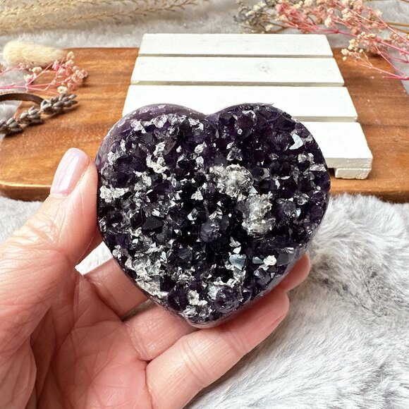 Gorgeous Amethyst Heart Raw Cluster from Uruguay - Picture 1 of 6